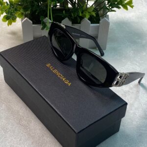 BALENCIAGA