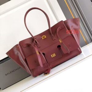 BALENCIAGA