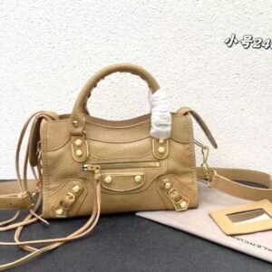BALENCIAGA