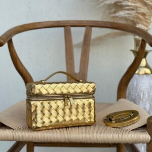 BOTTEGA