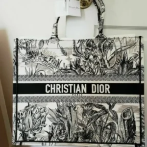 Design BOOK TOTE Multiple colors for women - Dubai Fashion LUX