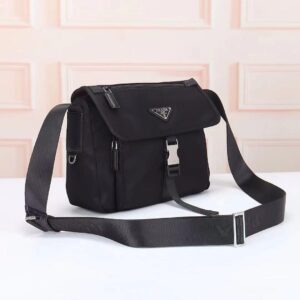Design Re-Nylon shoulder bag - Dubai Fashion LUX