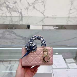 DIOR