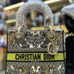 DIOR
