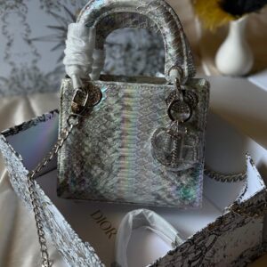 DIOR