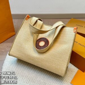 LOUI VUITTON