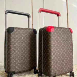 LOUSE VUITTON