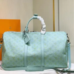 LOUSE VUITTON