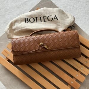 Bottega Veneta Andiamo Clutch Pale Brown |Dubai Luxury Items