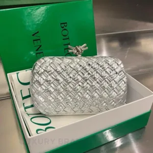 Bottega Veneta Intrecciato Leather Clutch Bag | Luxury Woven Evening Clutch - Luxury Master Copy Dubai