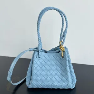 Bottega Veneta Parachute Bag | Super Master Quality | Minimalist Luxury Crossbody - Luxury Master Copy Dubai